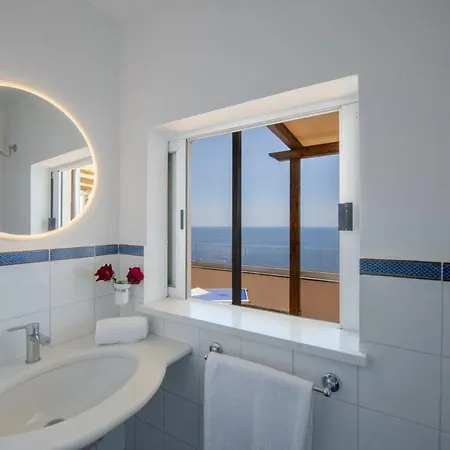 Torretta And Pool And Lift Βίλα